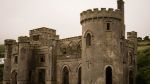 Jeden z kamiennych zamków